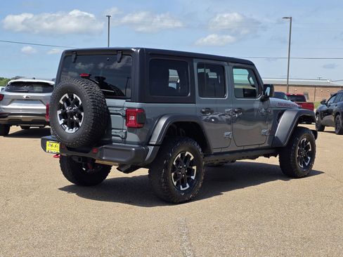 Used 2025 Jeep Wrangler Unlimited Rubicon AWD/4WD image 5