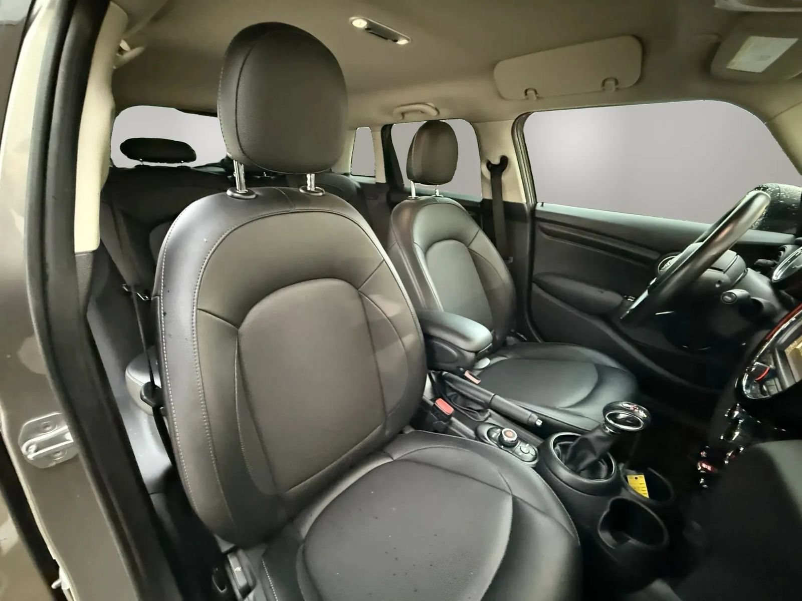 Used 2017 MINI Cooper 4-Door Hardtop FWD image 17