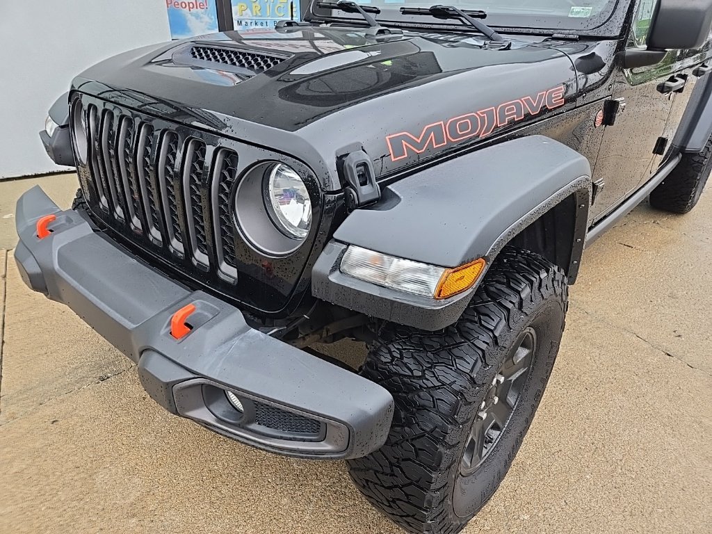 Used 2023 Jeep Gladiator Mojave w/ Cold Weather Group AWD/4WD image 13