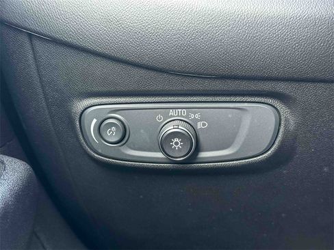 Used 2020 Chevrolet Equinox LT image 34