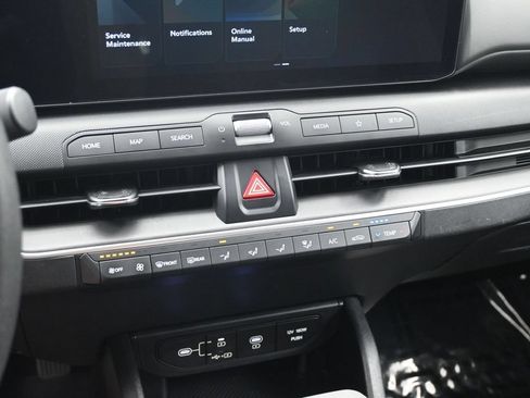 Used 2025 Kia K4 FWD image 19