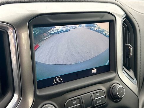 Used 2022 Chevrolet Silverado 1500 LT image 13