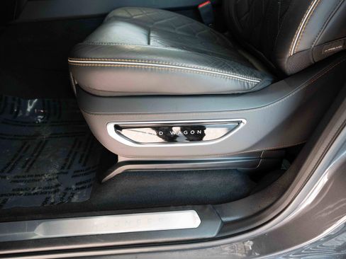 Used 2024 Jeep Grand Wagoneer Series III w/ Rear Seat Video Group 1 image 12