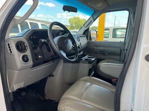 Used 2009 Ford E-350 and Econoline 350 XL RWD image 7