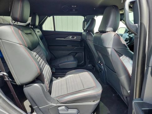 Used 2026 Ford Explorer ST-Line w/ ST-Line Street Pack RWD image 11