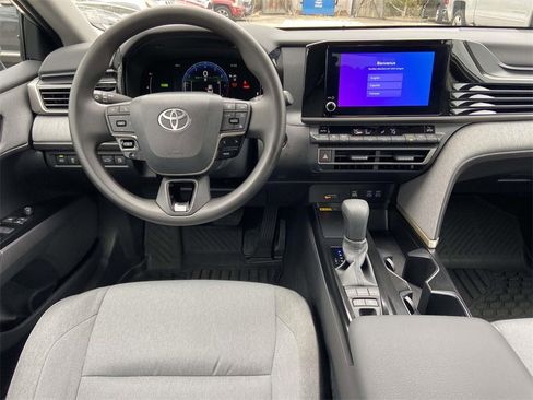 Used 2026 Toyota Camry LE image 10