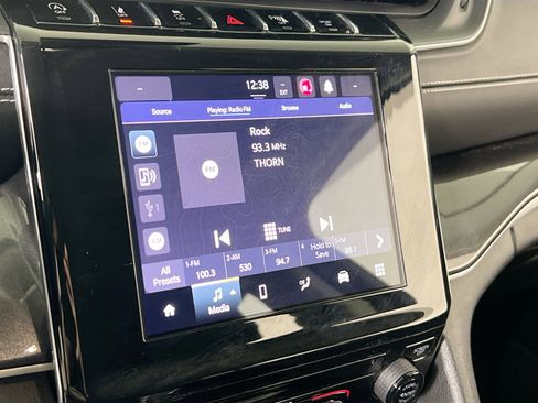 Used 2023 Jeep Grand Cherokee Laredo image 14