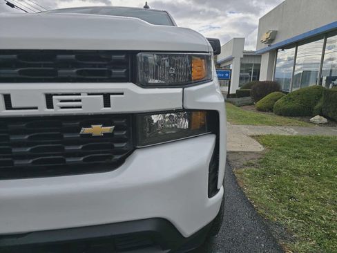 Used 2022 Chevrolet Silverado 1500 Custom image 10