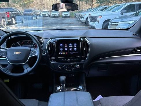 Used 2023 Chevrolet Traverse LT FWD image 8