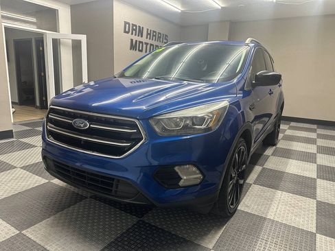 Used 2018 Ford Escape SE w/ SE Sport Appearance Package AWD/4WD image 2