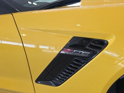 Used 2016 Chevrolet Corvette Z06 w/ 3LZ Preferred Equipment Group RWD image 11