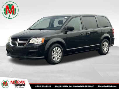 Used 2018 Dodge Grand Caravan SE w/ UConnect Hands-Free Group