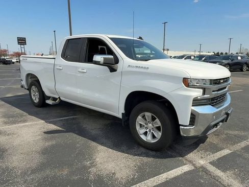 Used 2020 Chevrolet Silverado 1500 LT w/ Convenience Package AWD/4WD image 2