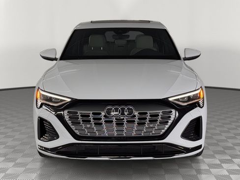 Used 2024 Audi Q8 e-tron Premium AWD/4WD image 6