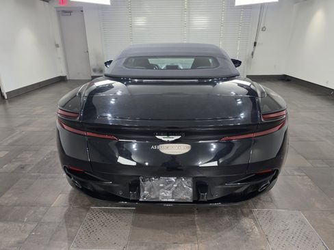 Used 2019 Aston Martin DB11 Volante image 24