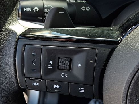 Used 2021 Nissan Rogue SV image 21