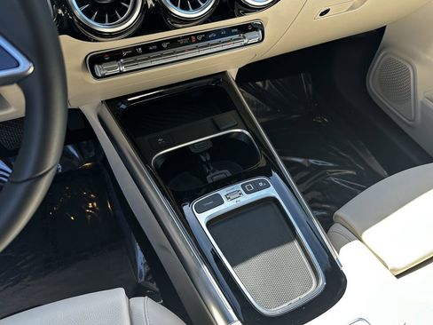 Certified 2025 Mercedes-Benz GLA 250 image 31