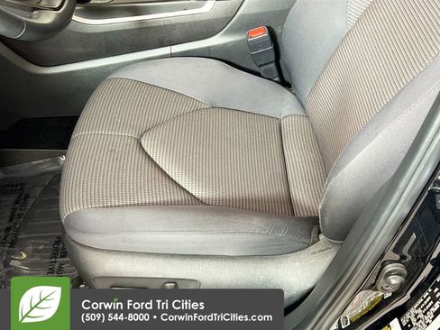 Used 2024 Toyota Highlander LE image 22