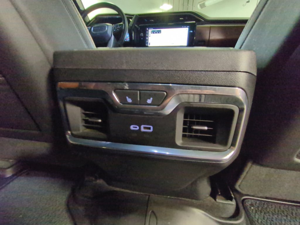 Used 2024 GMC Sierra 2500 Denali Ultimate AWD/4WD image 28