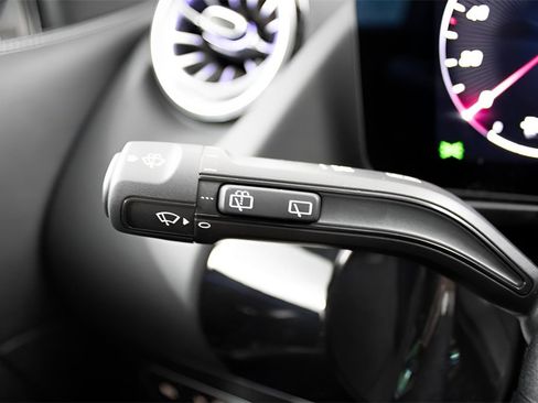 Used 2025 Mercedes-Benz GLA 250 image 18