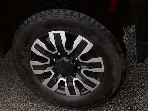 Used 2024 GMC Sierra 2500 Denali Ultimate image 8