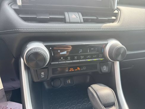 Used 2025 Toyota RAV4 LE AWD/4WD image 19