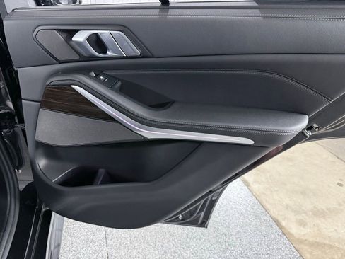 Used 2021 BMW X5 xDrive40i w/ M Sport Package image 25