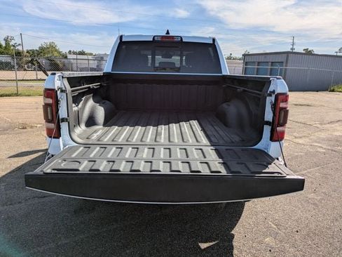 Used 2022 RAM 1500 Laramie AWD/4WD image 13