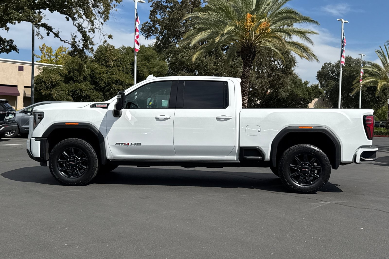 Used 2024 GMC Sierra 2500 AT4 w/ AT4 Premium Plus Package AWD/4WD image 6