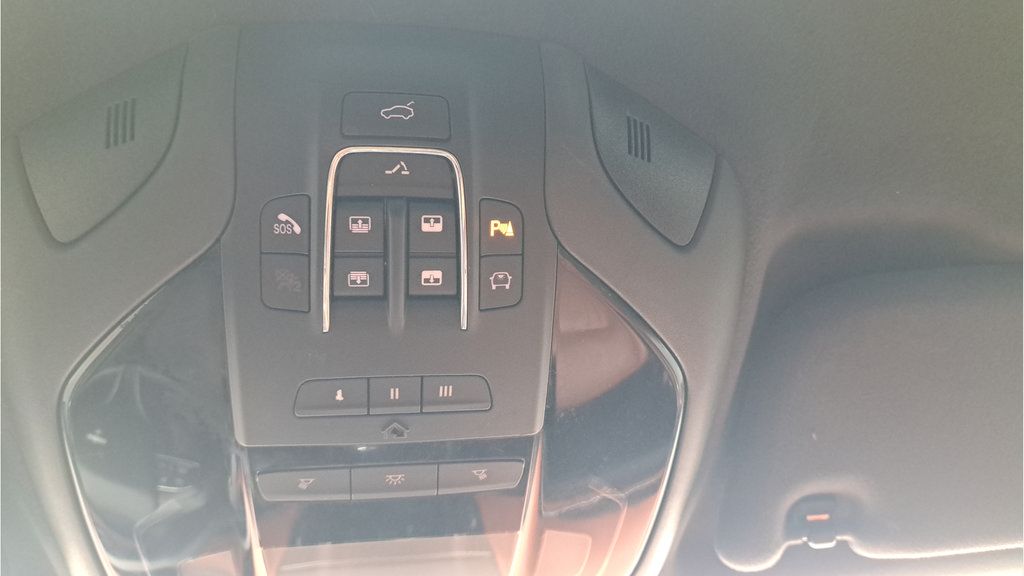 Used 2022 Maserati Levante GT AWD/4WD image 25