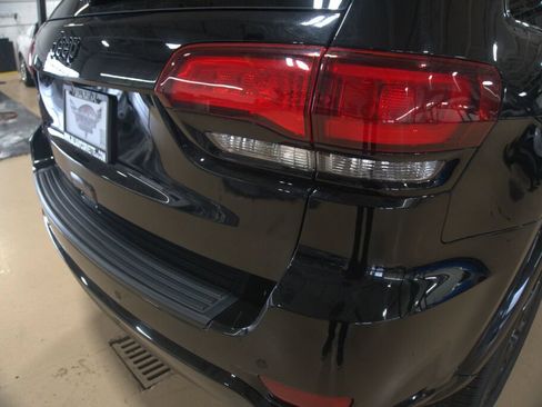 Used 2018 Jeep Grand Cherokee Altitude AWD/4WD image 20