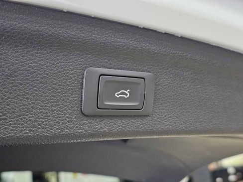 Used 2022 Audi Q3 2.0T Premium w/ Convenience Package image 17