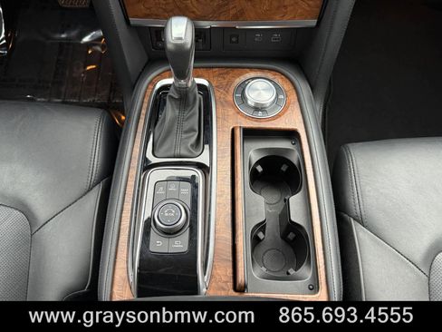 Used 2024 Nissan Armada SL w/ Captain's Chairs Package image 25