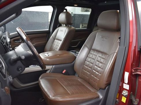 Used 2021 Nissan Titan Platinum Reserve w/ Moonroof Package image 19