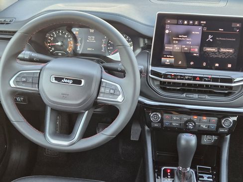 Used 2024 Jeep Compass Trailhawk image 27