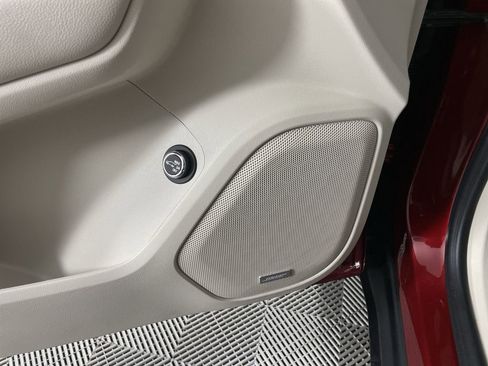 Used 2023 GMC Acadia Denali w/ Denali Ultimate Package image 24