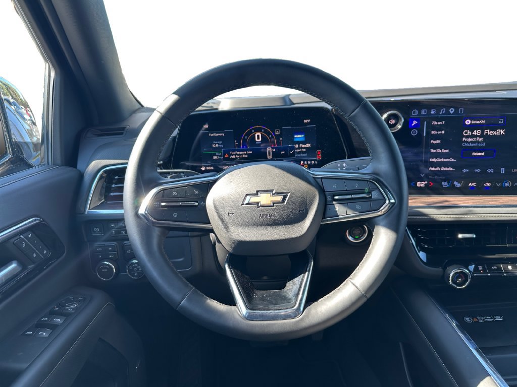 Used 2026 Chevrolet Suburban Premier AWD/4WD image 16