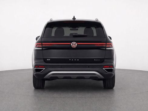 Used 2026 Volkswagen Taos SE AWD/4WD image 7