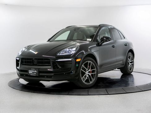 Certified 2023 Porsche Macan S AWD/4WD image 1