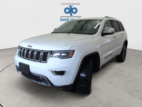 Used 2018 Jeep Grand Cherokee Limited w/ Luxury Group II image 2