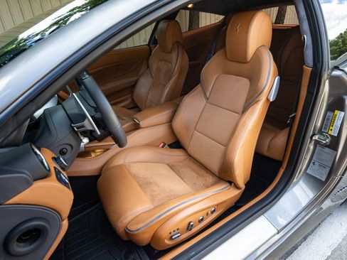 Used 2013 Ferrari FF image 11