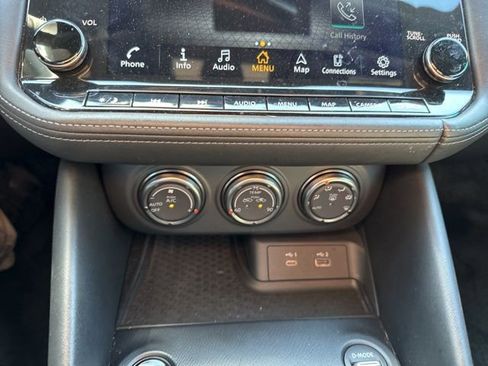 Used 2023 Nissan Z w/ Floor Mat Package (L93) RWD image 37