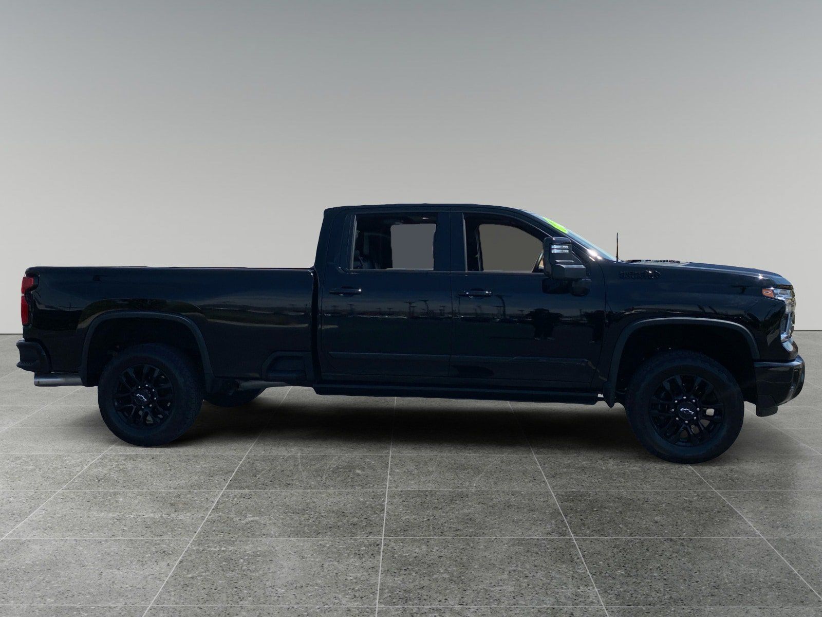 Used 2025 Chevrolet Silverado 3500 High Country w/ Midnight Edition AWD/4WD image 6