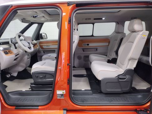 New 2025 Volkswagen ID. Buzz 1st Edition image 29