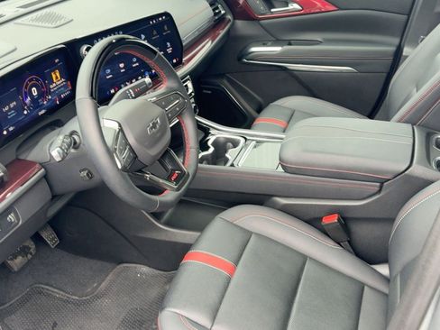 Used 2024 Chevrolet Traverse RS w/ LPO, Floor Liner Package image 4