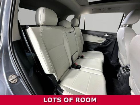 Used 2020 Volkswagen Tiguan SE w/ Panoramic Sunroof Package AWD/4WD image 25