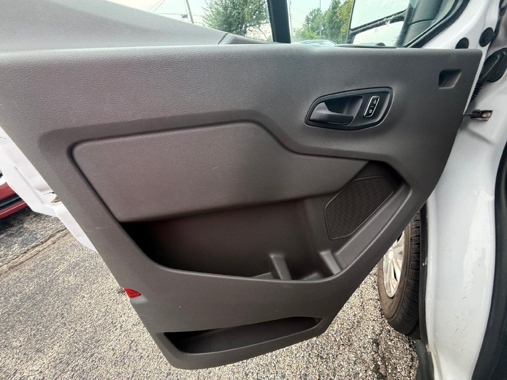 Used 2023 Ford Transit 350 XLT RWD image 13