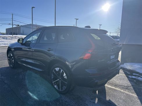 New 2026 Volvo XC60 B5 Plus w/ Climate Package image 6