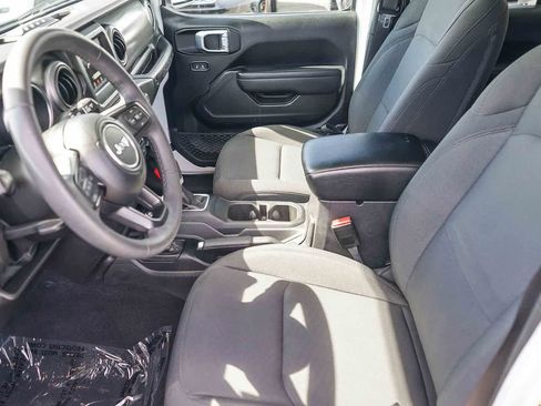 Used 2023 Jeep Wrangler Unlimited w/ Convenience Group image 17