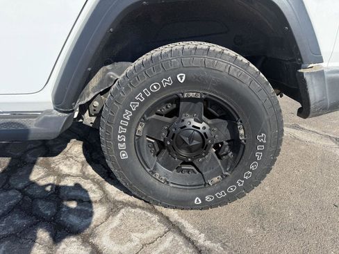 Used 2019 Jeep Wrangler Unlimited Sport image 33